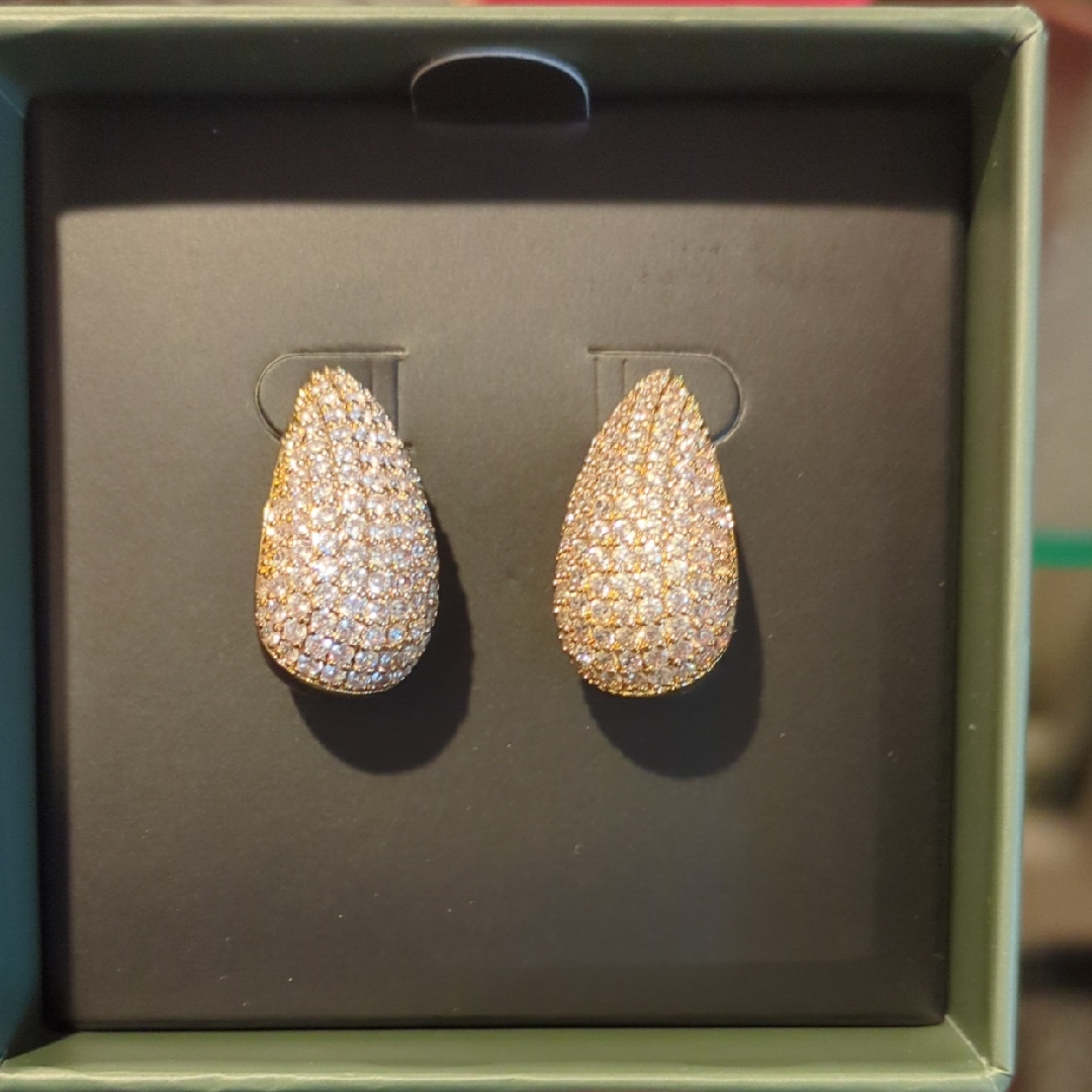 Sparkling Gold Teardrop Earrings